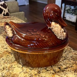 Hull USA vintage 1960’s Duck Baking Dish